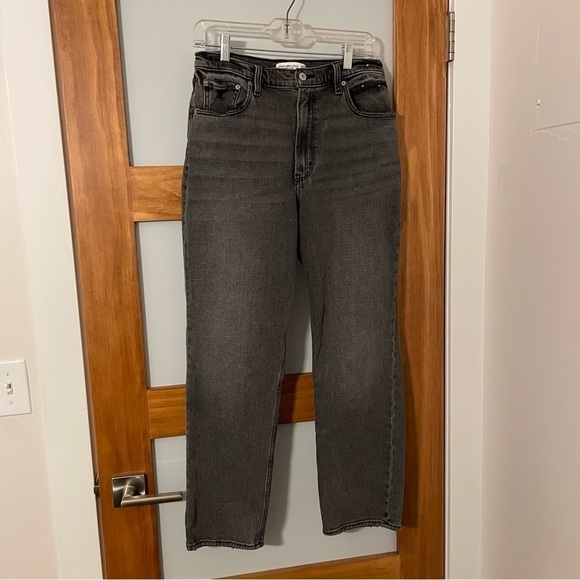 Abercrombie & Fitch Denim - Abercrombie & Fitch Black Ultra High Rise Ankle Straight Jeans